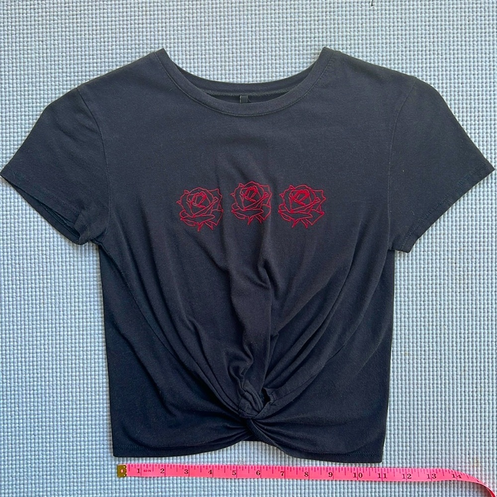 EMPYRE Rose crop top